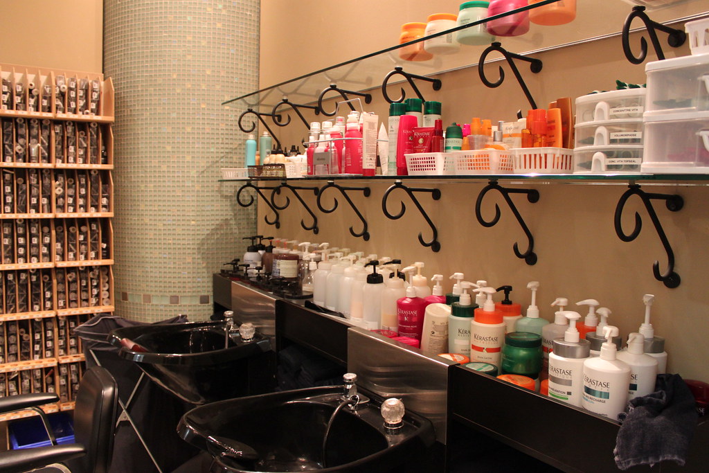 Illustrative beauty setting